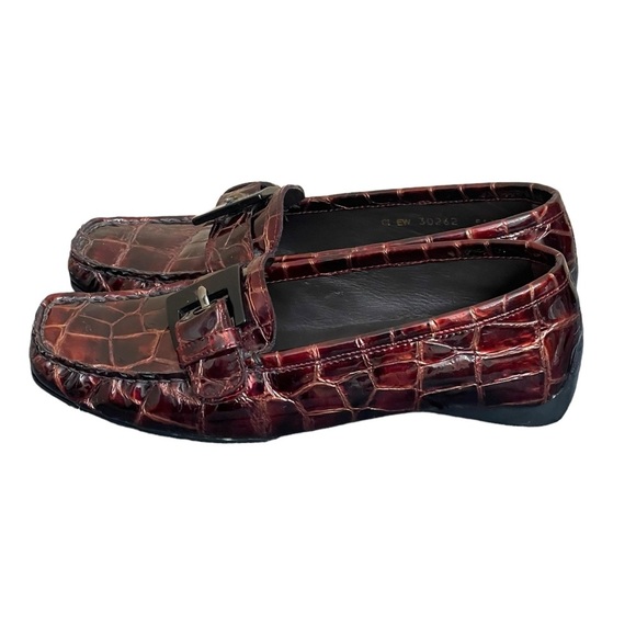STUART WEITZMAN Maroon Leather
Crocodile Embossed Loafers with Buckle. Size 5.5M - Picture 4 of 13
